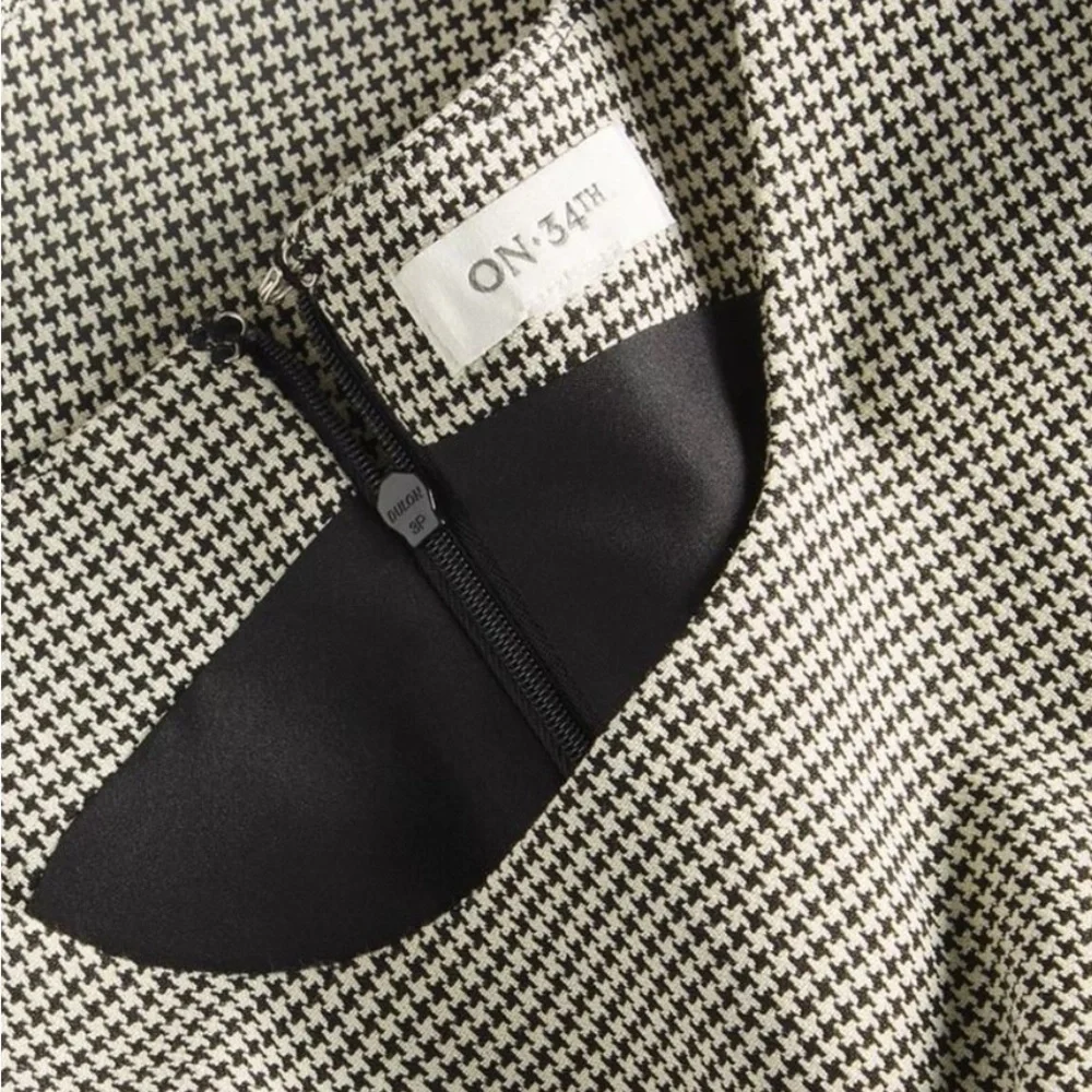 Macy’s ON 34th Sleeveless Black and Cream Houndstooth Mini Shift Dress - Picture 3 of 8